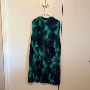 SHEIN Green and Black Pleated Midi Dress